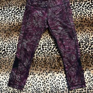 Seawheeze lululemon athletica purple and black patterned leggings
